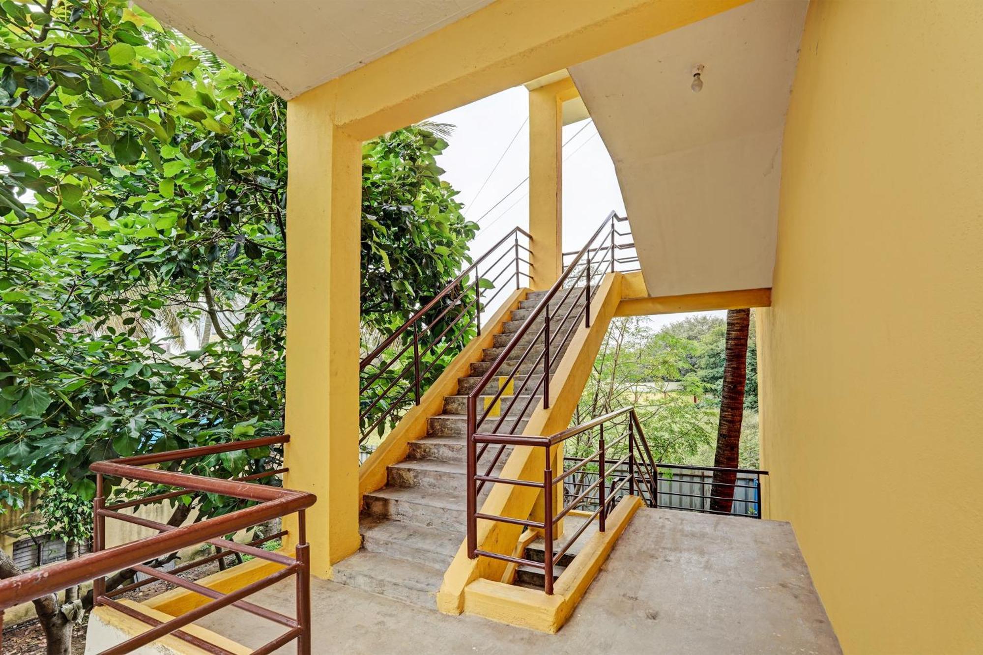 Super Collection O Druvi Corporate Hotel Kammasandra ภายนอก รูปภาพ